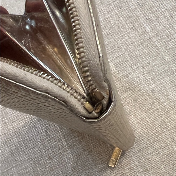 CHANEL Quilted Silver Accessory Case - Picture 8 of 16